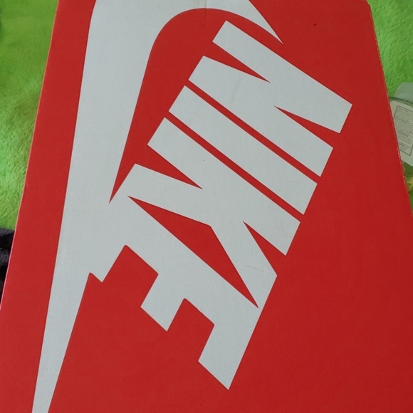 SNEAKERS - Picture 4 of 4